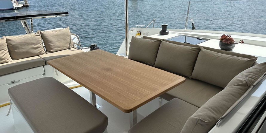 Fountaine Pajot Astrea 42