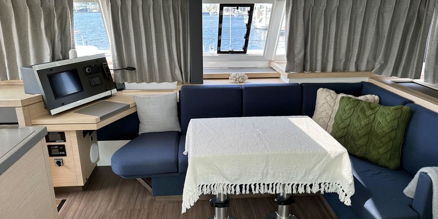 Fountaine Pajot Astrea 42