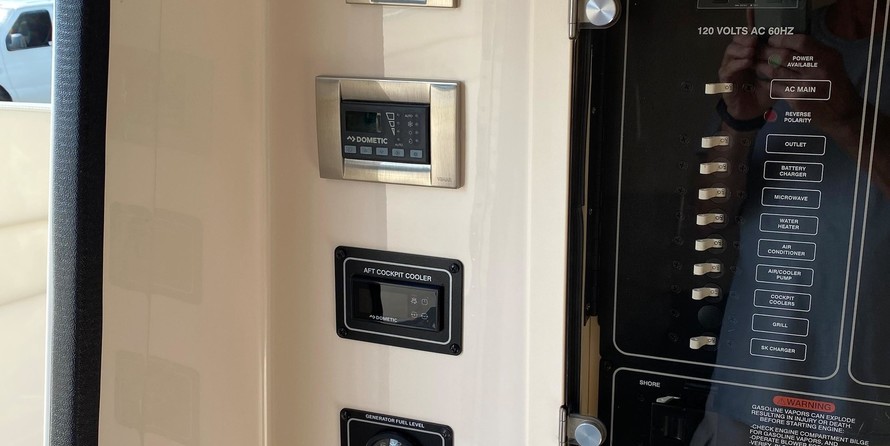 Grady-White Canyon 336