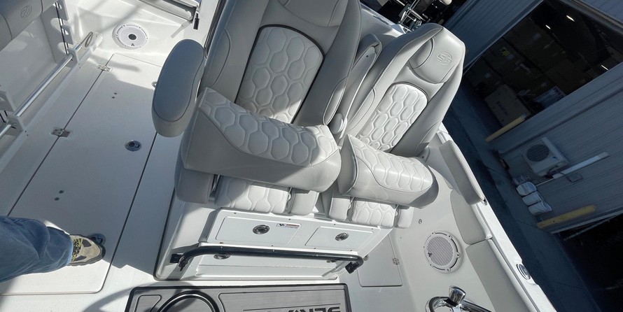 288 Sea Fox Commander