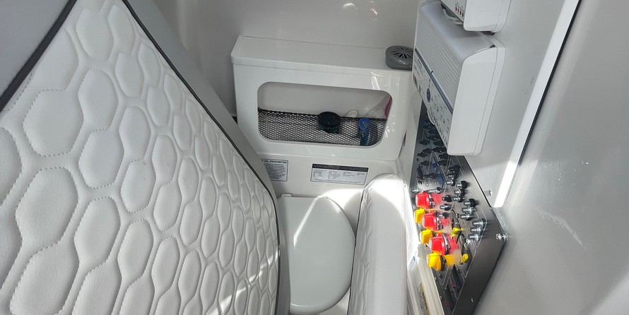 288 Sea Fox Commander