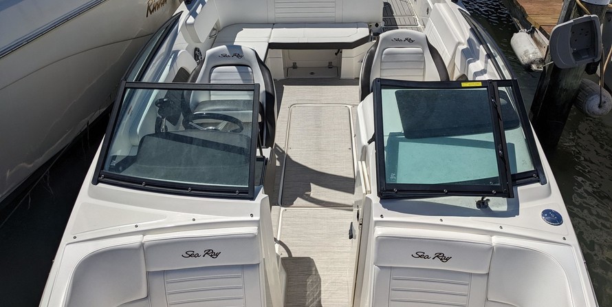 Sea Ray SPX 230