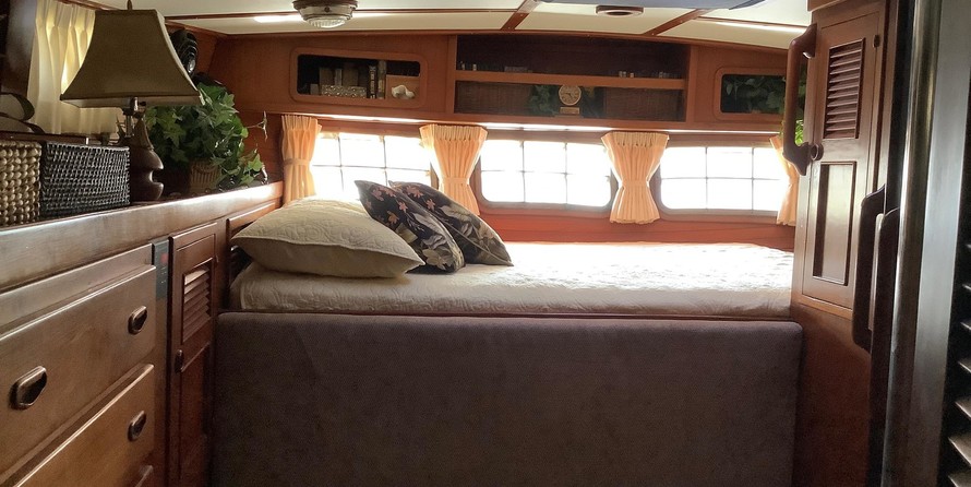 Transpacific marine co ltd transpac eagle 32 pilothouse