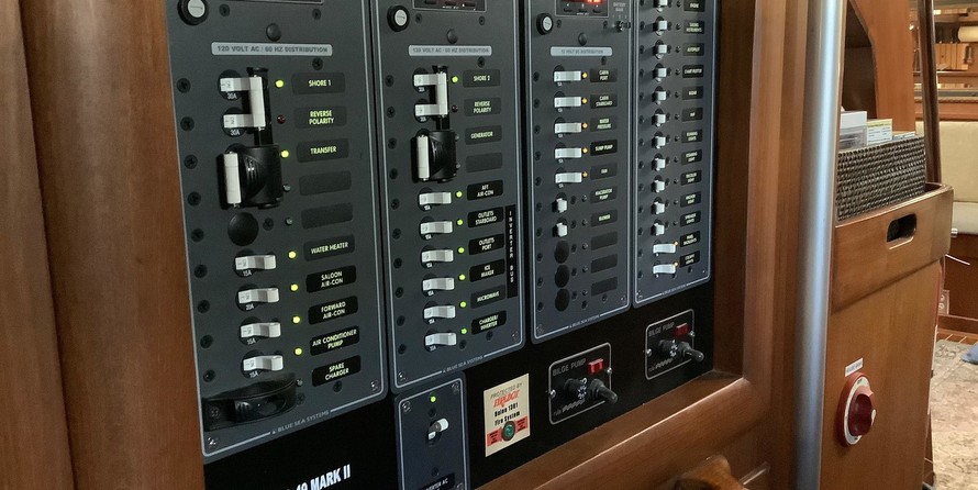 Transpacific marine co ltd transpac eagle 32 pilothouse