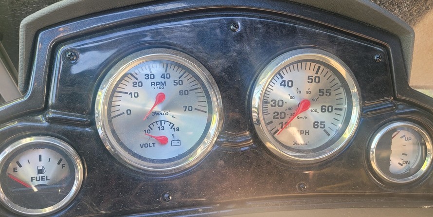 Crestliner 2150 Sportfish