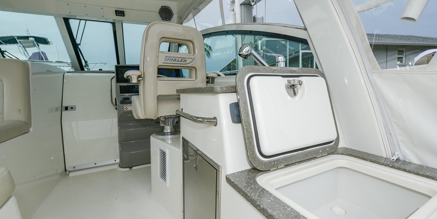 Boston Whaler 345 Conquest