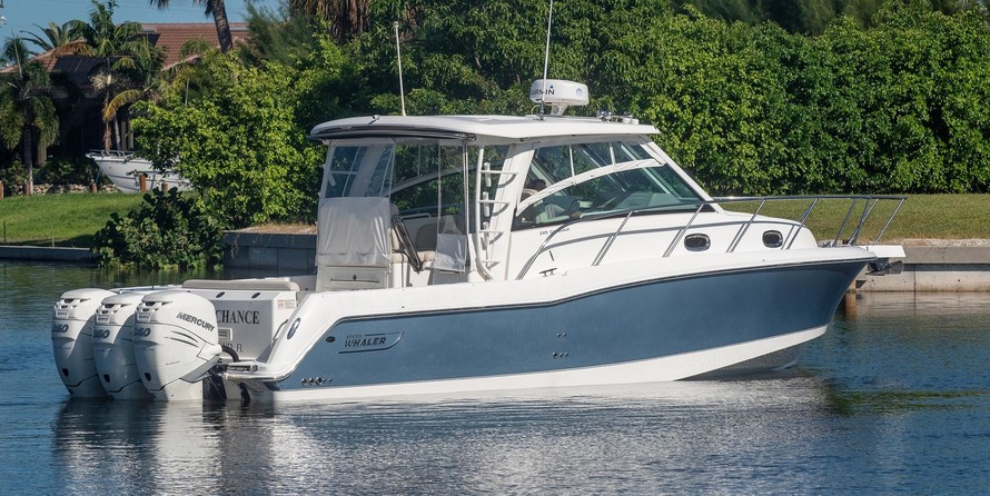 Boston Whaler 345 Conquest