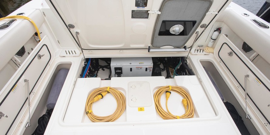 Boston Whaler 345 Conquest