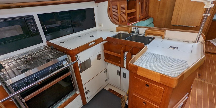 Freedom 40 cat ketch