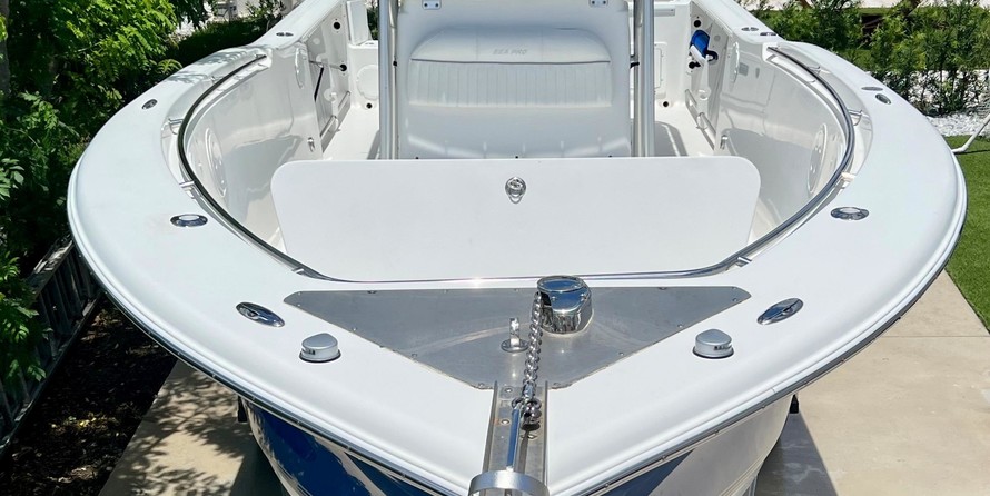 Angler Pro Boats 2900 center console