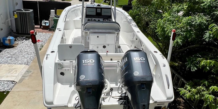 Angler Pro Boats 2900 center console