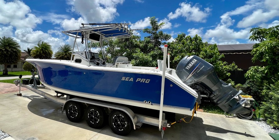 Angler Pro Boats 2900 center console