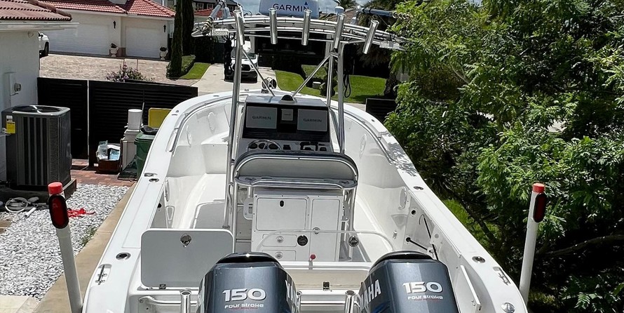 Angler Pro Boats 2900 center console