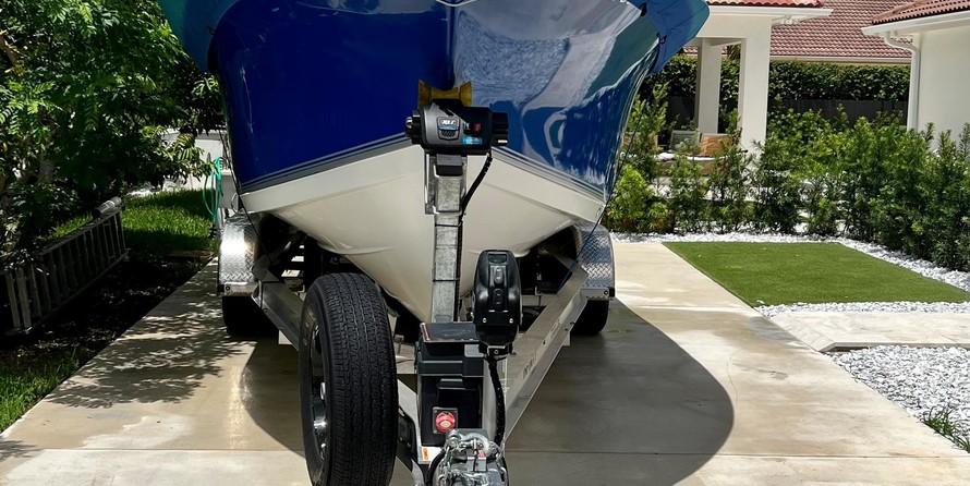 Angler Pro Boats 2900 center console