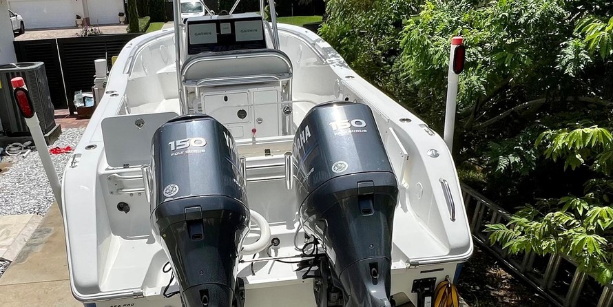 Angler Pro Boats 2900 center console