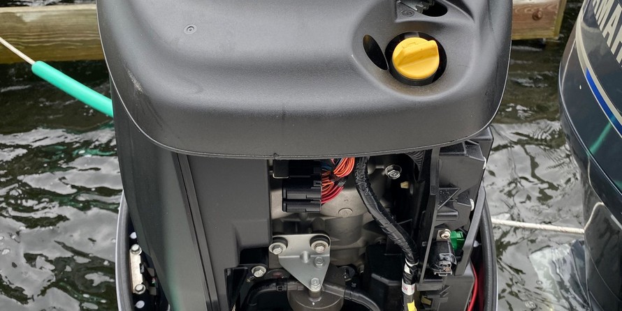 Pursuit 2870 center console