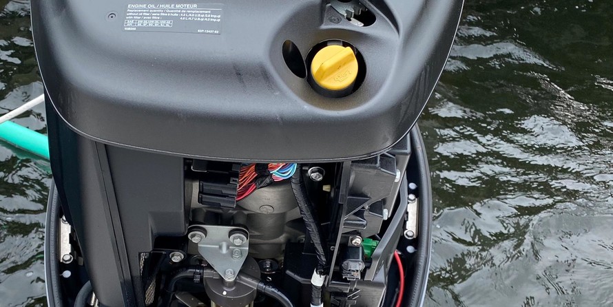 Pursuit 2870 center console