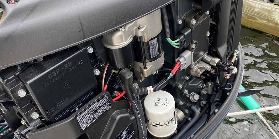 Pursuit 2870 center console