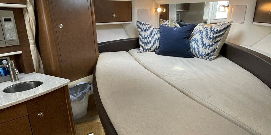 Sea Ray 330 Sundancer