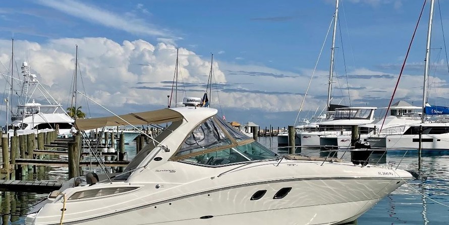 Sea Ray 330 Sundancer