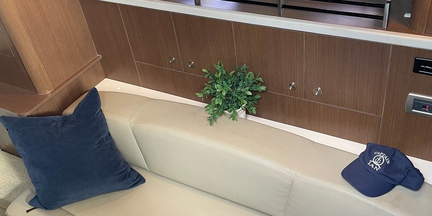 Sea Ray 330 Sundancer