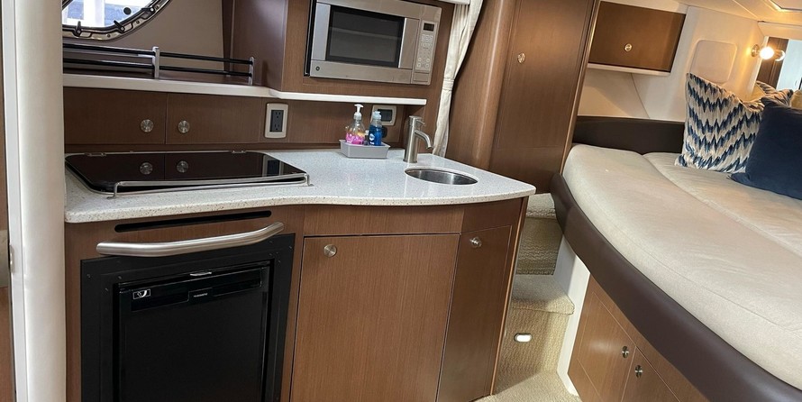 Sea Ray 330 Sundancer