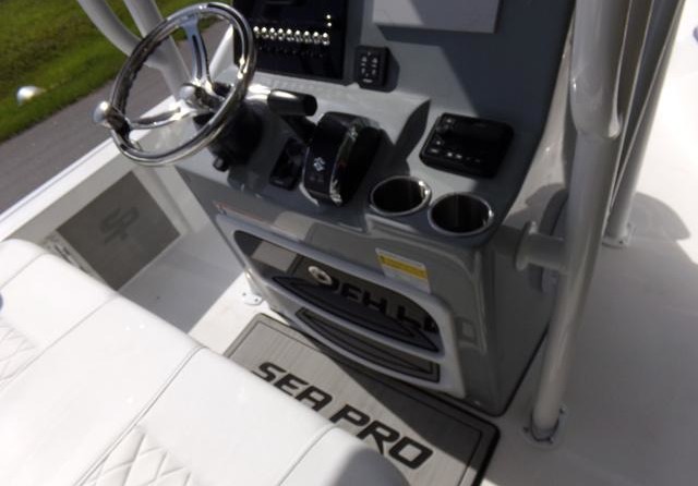 Sea Ray pro 208 bay