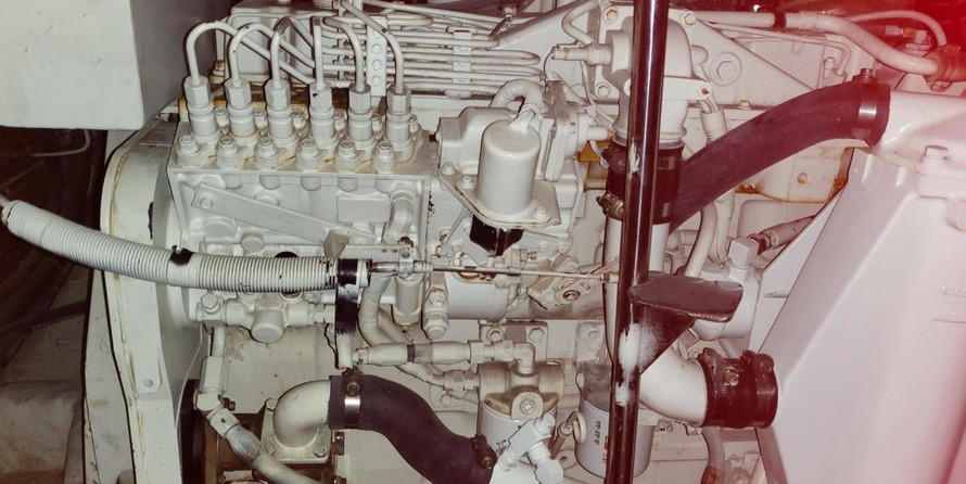 McKinna pilot house cockpit motoryacht