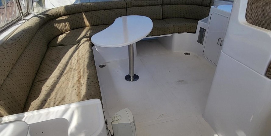 McKinna pilot house cockpit motoryacht