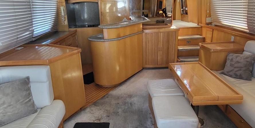 McKinna pilot house cockpit motoryacht