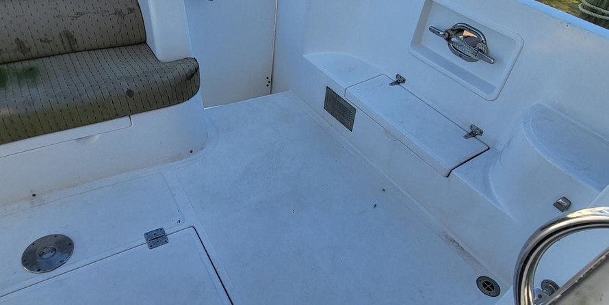 McKinna pilot house cockpit motoryacht