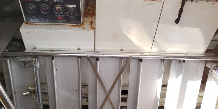 McKinna pilot house cockpit motoryacht