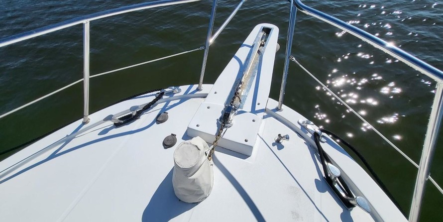 McKinna pilot house cockpit motoryacht