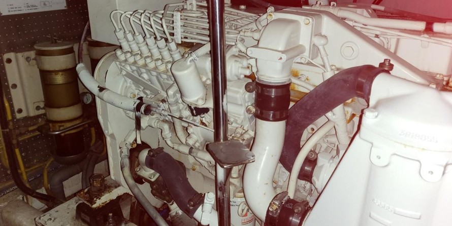 McKinna pilot house cockpit motoryacht