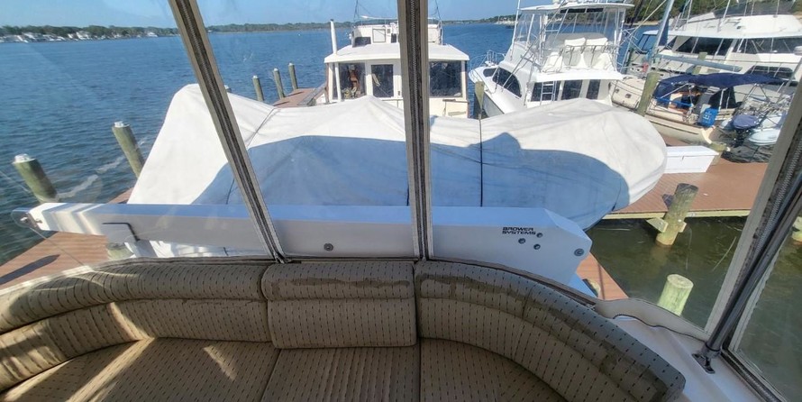 McKinna pilot house cockpit motoryacht