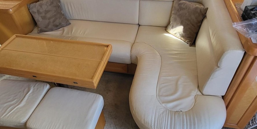 McKinna pilot house cockpit motoryacht