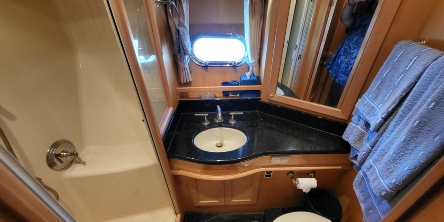 McKinna pilot house cockpit motoryacht