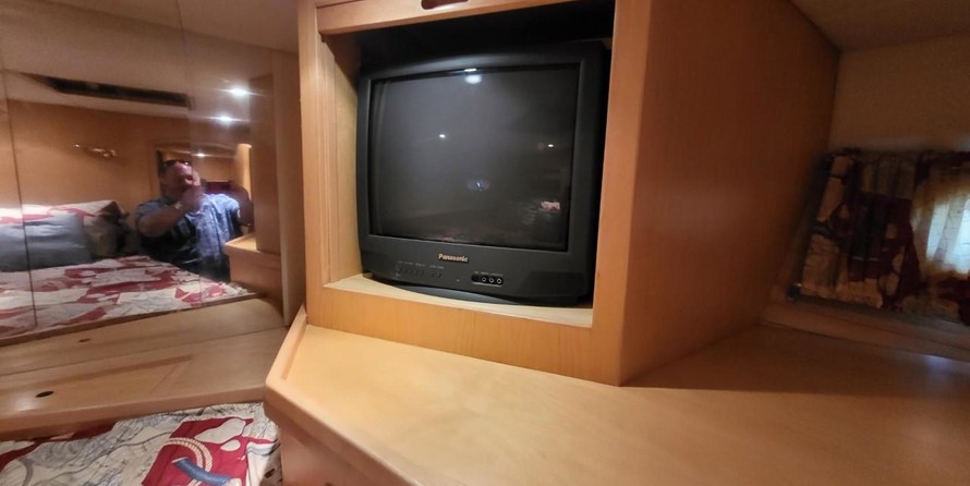 McKinna pilot house cockpit motoryacht