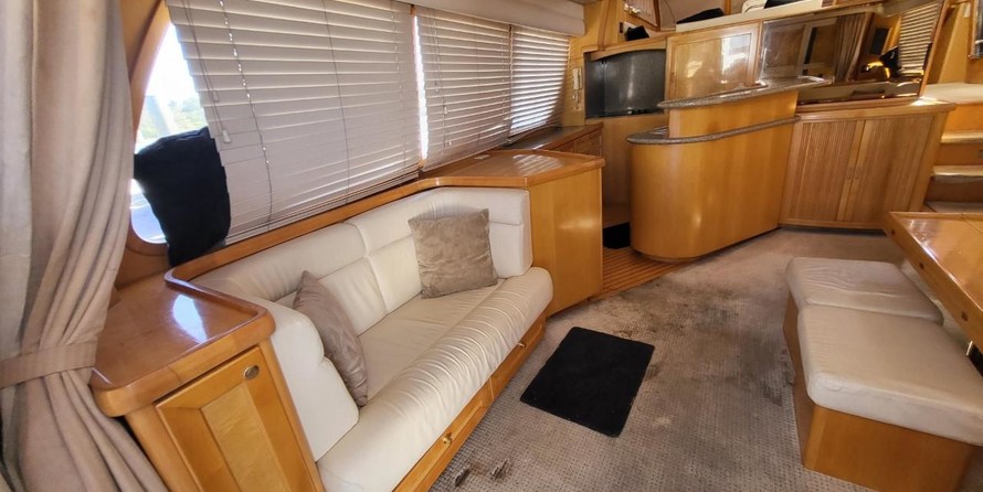 McKinna pilot house cockpit motoryacht