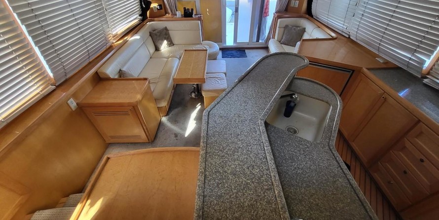 McKinna pilot house cockpit motoryacht