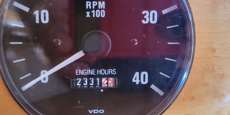 McKinna pilot house cockpit motoryacht