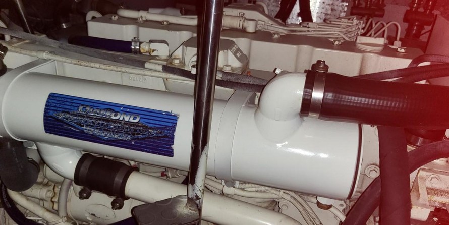 McKinna pilot house cockpit motoryacht