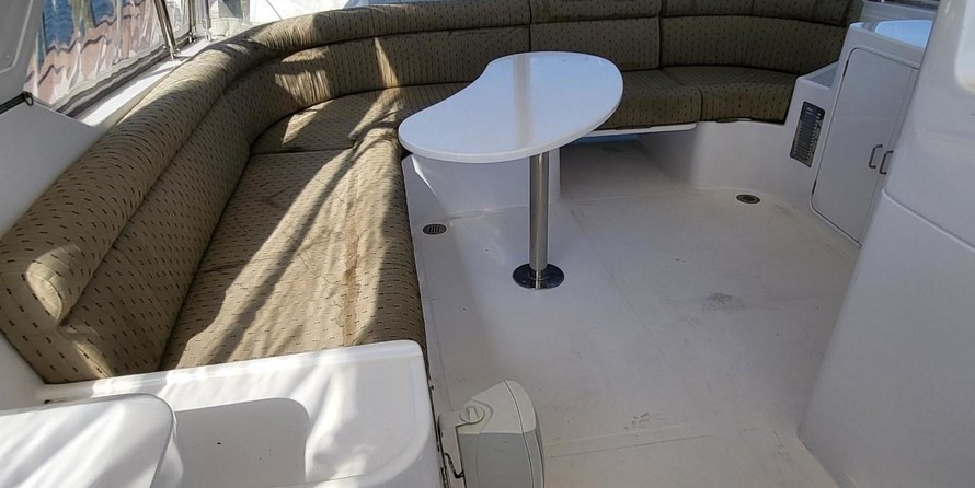 McKinna pilot house cockpit motoryacht
