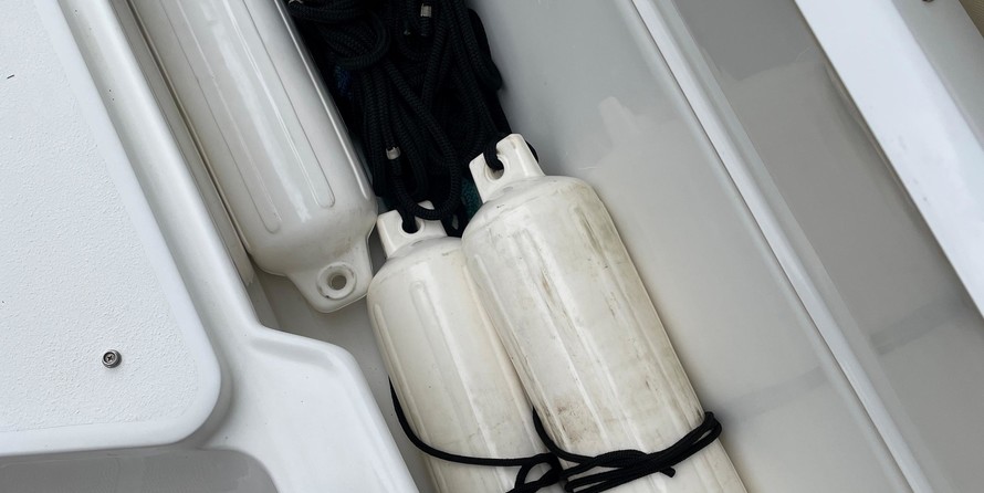 Sea Ray hunt ultra 211