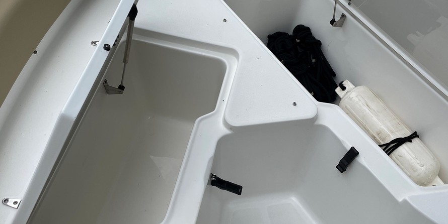 Sea Ray hunt ultra 211