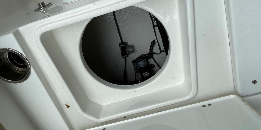 Sea Ray hunt ultra 211