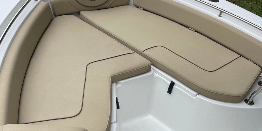 Sea Ray hunt ultra 211