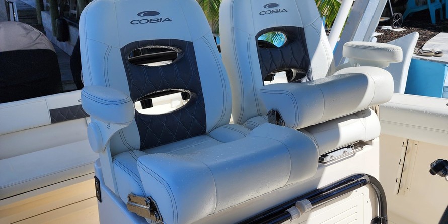 Cobia 217 center console