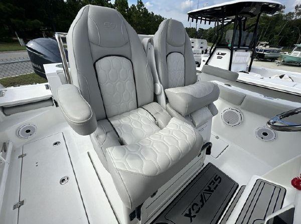 288 Sea Fox Commander