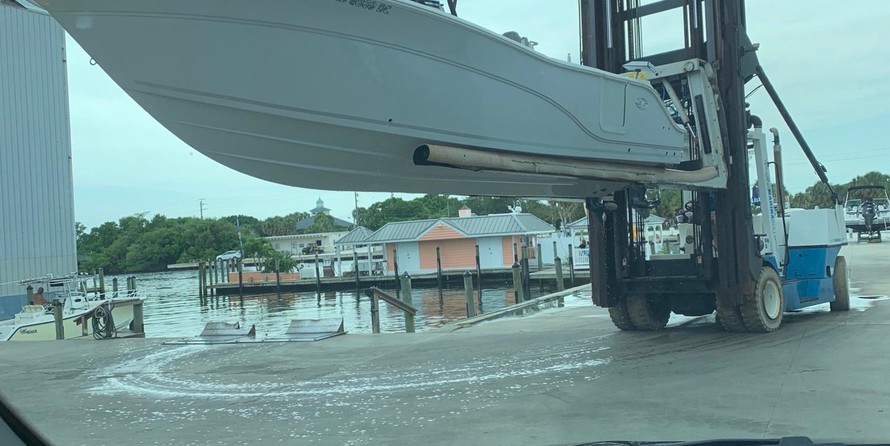 288 Sea Fox Commander